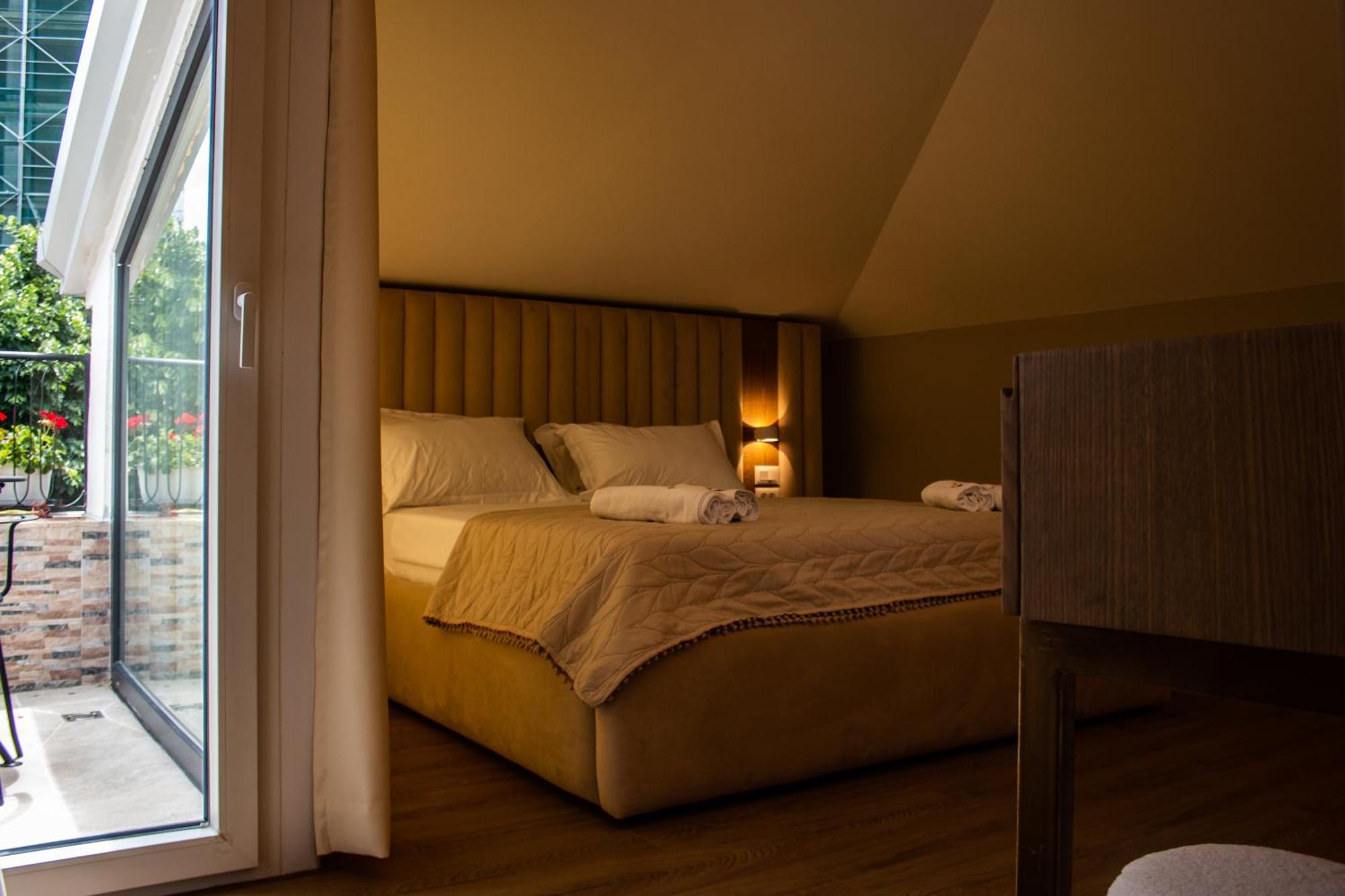 Vila Koja Boutique Hotel Tiranë Luaran gambar