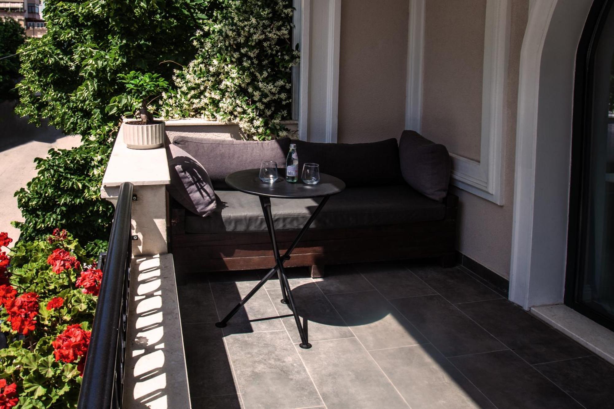 Vila Koja Boutique Hotel Tiranë Luaran gambar